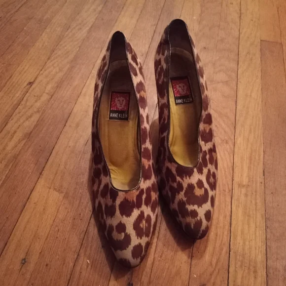 Anne Klein Kitten Heels - Picture 4 of 8